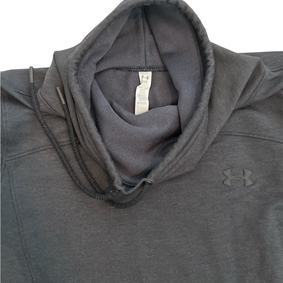 Under Armour long sleeve - Picture 3 of 4